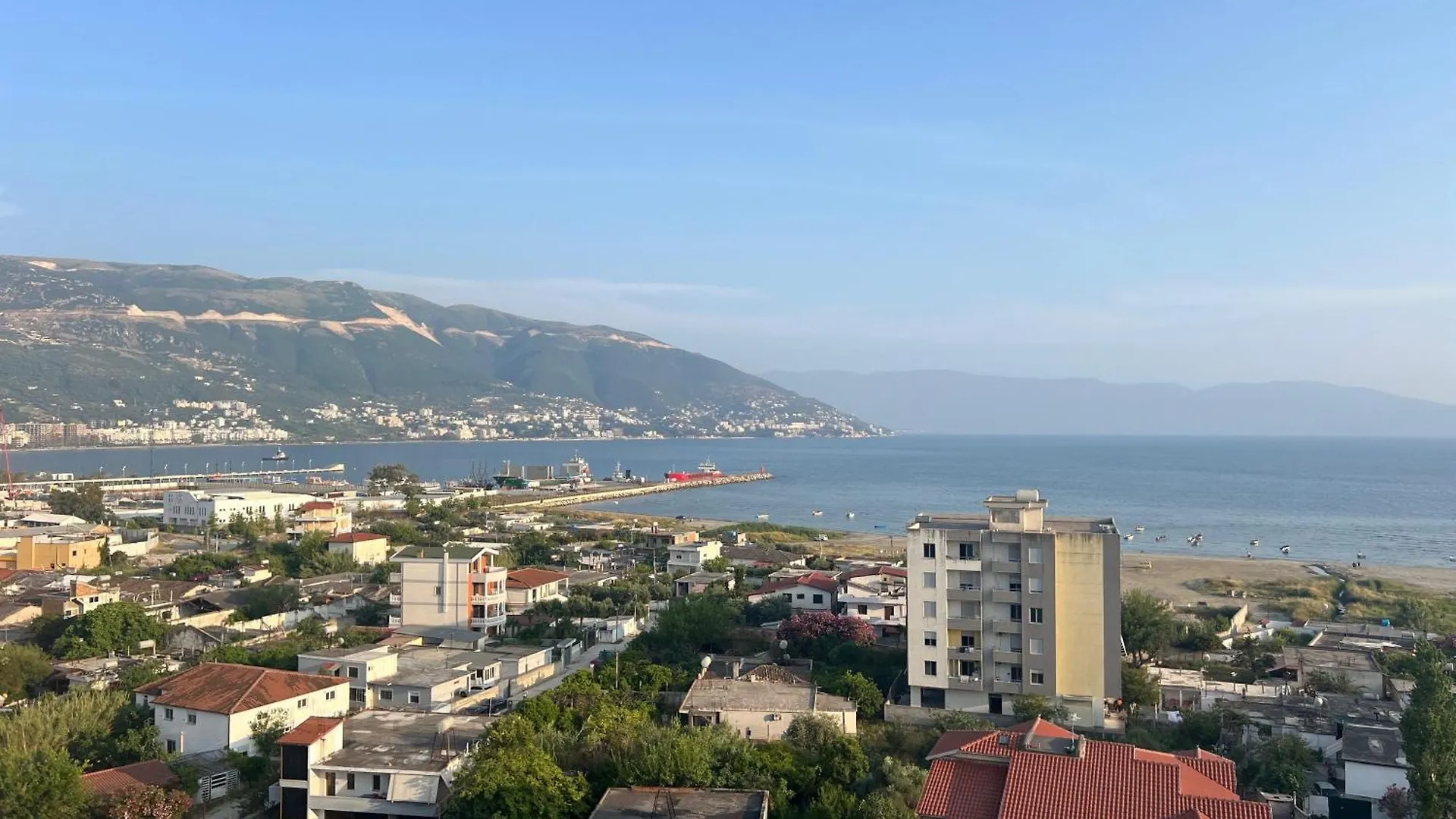 Breeze Home 3 Vlorë 0*,  Albanië